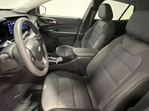 Certified 2024 Chevrolet Trax LT image 3