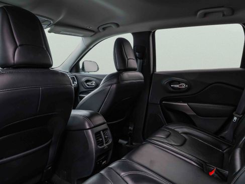 Used 2019 Jeep Cherokee Limited image 23