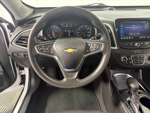 Used 2024 Chevrolet Malibu LT FWD image 12