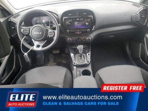 Used 2025 Kia Soul S image 16