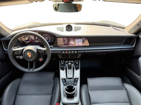 Used 2025 Porsche 911 Carrera S RWD image 17