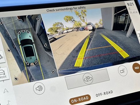 Used 2025 Land Rover Range Rover Sport image 22