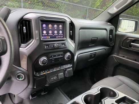 Used 2024 Chevrolet Silverado 1500 Custom Trail Boss AWD/4WD image 23