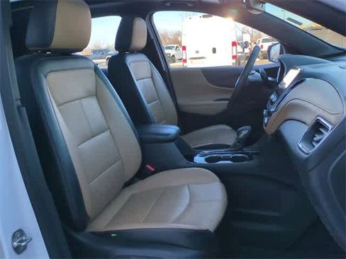 Used 2023 Chevrolet Equinox Premier image 23