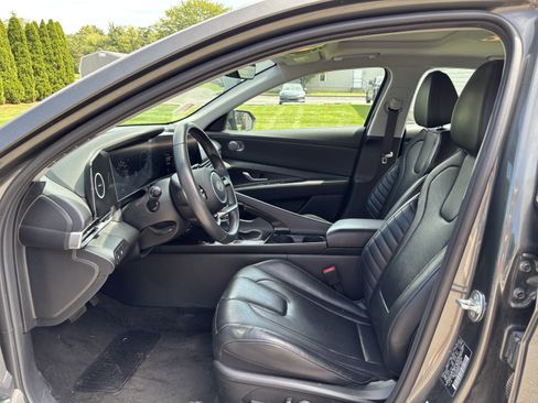 Used 2024 Hyundai Elantra Limited FWD image 13