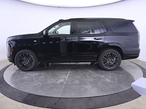 Used 2025 Cadillac Escalade Sport Platinum AWD/4WD image 2