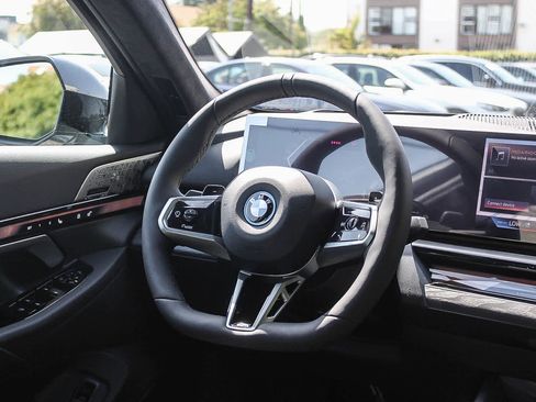 New 2026 BMW 550e xDrive image 23