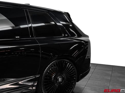 Used 2022 Rolls-Royce Cullinan w/ Cullinan Package AWD/4WD image 17