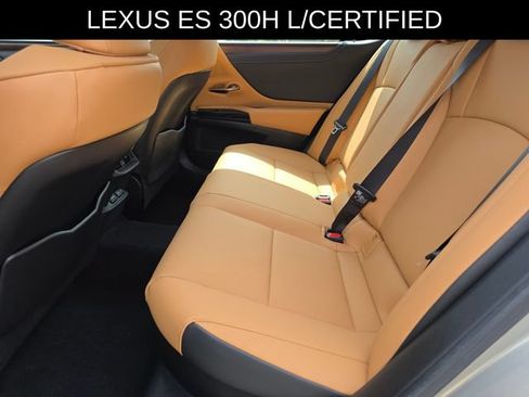 Used 2025 Lexus ES 300h w/ Premium Package FWD image 17
