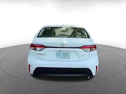 Used 2025 Toyota Corolla LE FWD image 12