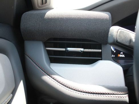New 2026 Ford Explorer Active w/ Active Comfort Package AWD/4WD image 9