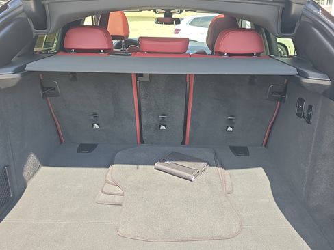 Used 2025 BMW X4 xDrive30i image 9