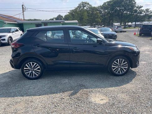 Used 2021 Nissan Kicks SV FWD image 9
