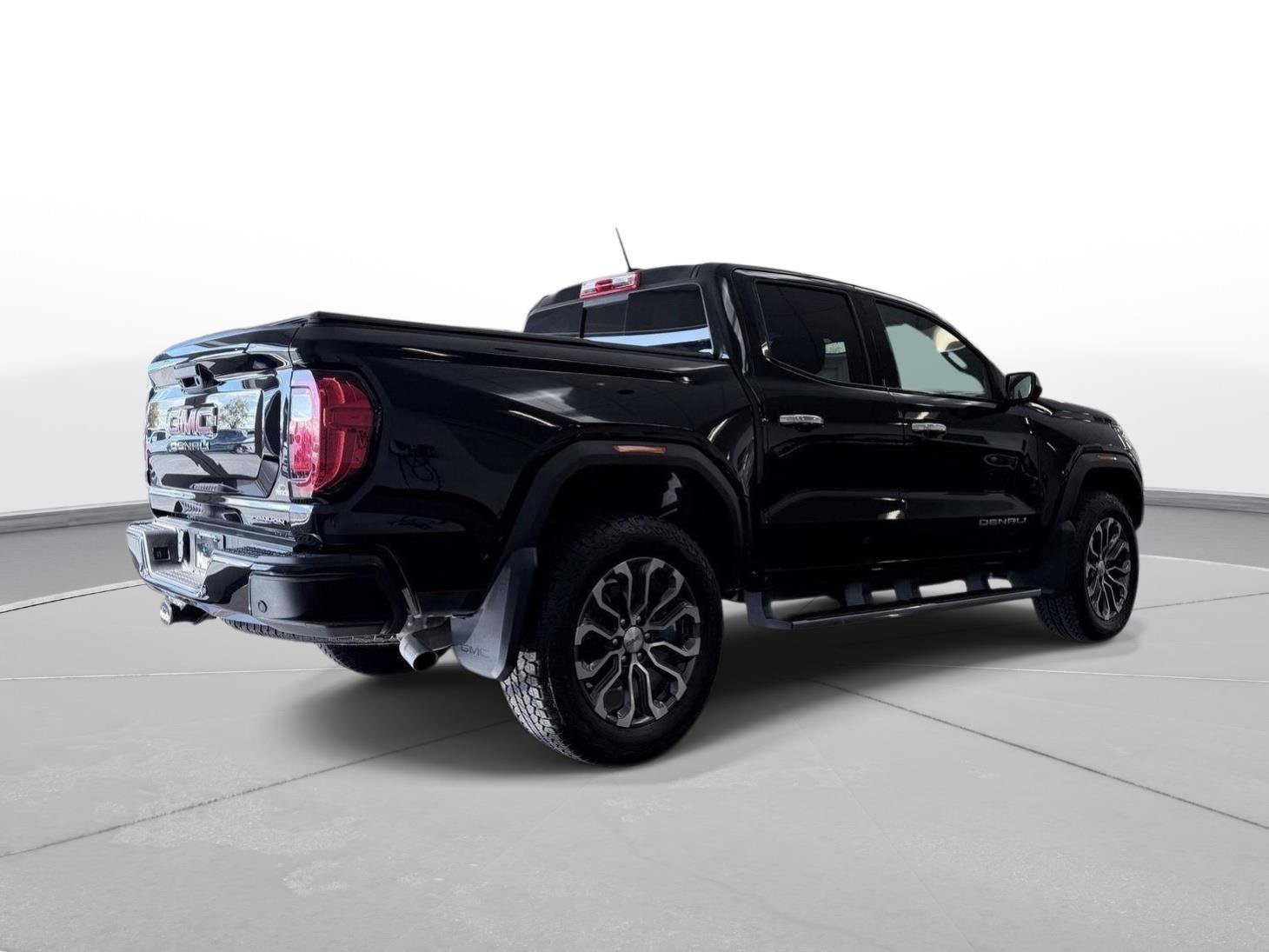 Used 2023 GMC Canyon Denali AWD/4WD image 13