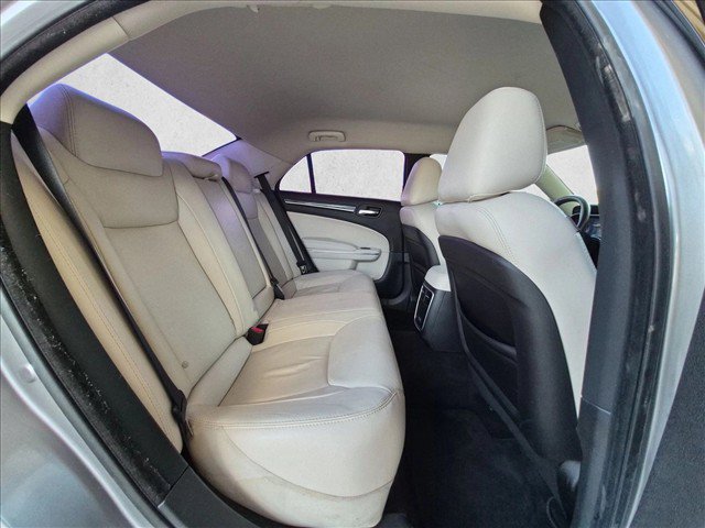 Used 2017 Chrysler 300 Limited RWD image 19