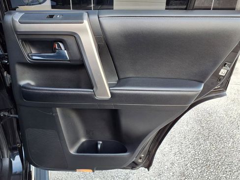 Used 2016 Toyota 4Runner Limited image 12