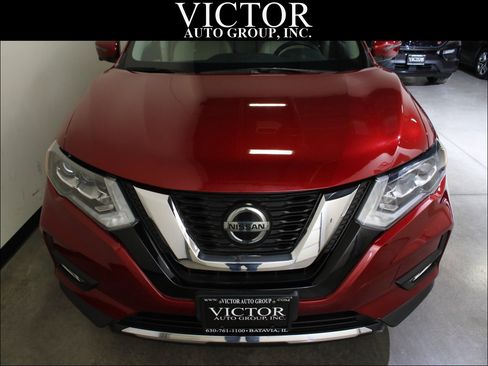 Used 2018 Nissan Rogue SL w/ Premium Package image 3