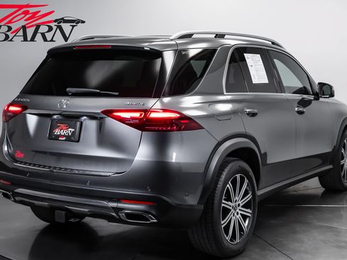 Used 2025 Mercedes-Benz GLE 450e 4MATIC w/ Driver Assistance Package image 5