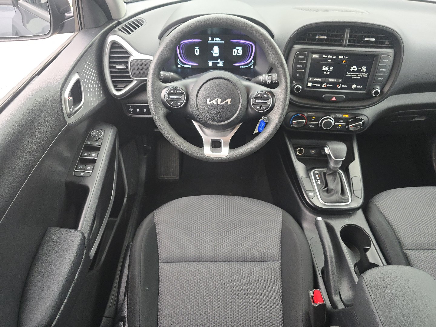 Used 2025 Kia Soul LX w/ LX Technology Package FWD image 22