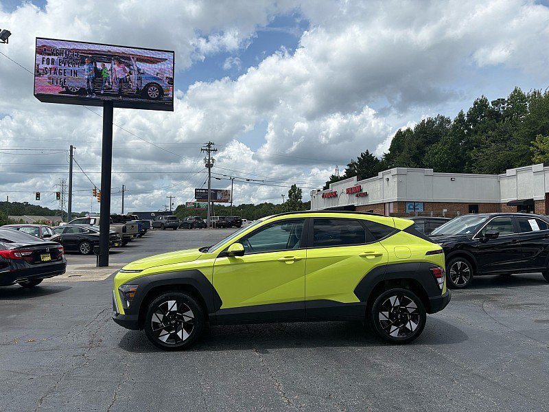 Used 2024 Hyundai Kona SEL AWD/4WD image 3