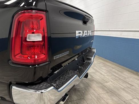 New 2026 RAM 1500 4x4 Crew Cab image 32