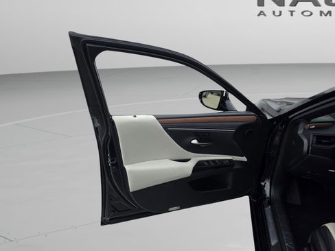New 2025 Lexus ES 350 w/ Premium Package image 10