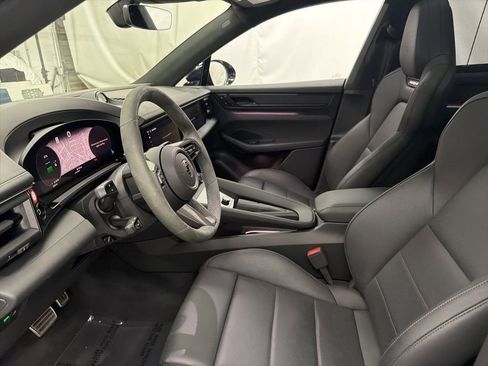 Used 2025 Porsche Macan Turbo Electric AWD/4WD image 14