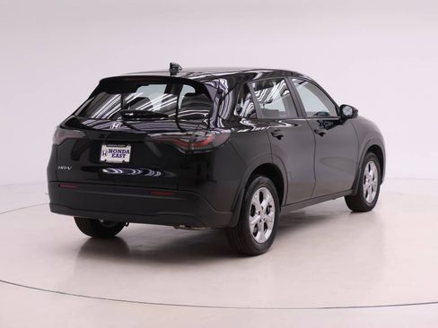 Certified 2023 Honda HR-V LX image 2