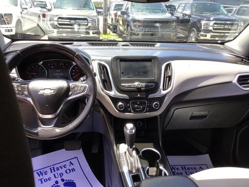 Used 2019 Chevrolet Equinox LT FWD image 3