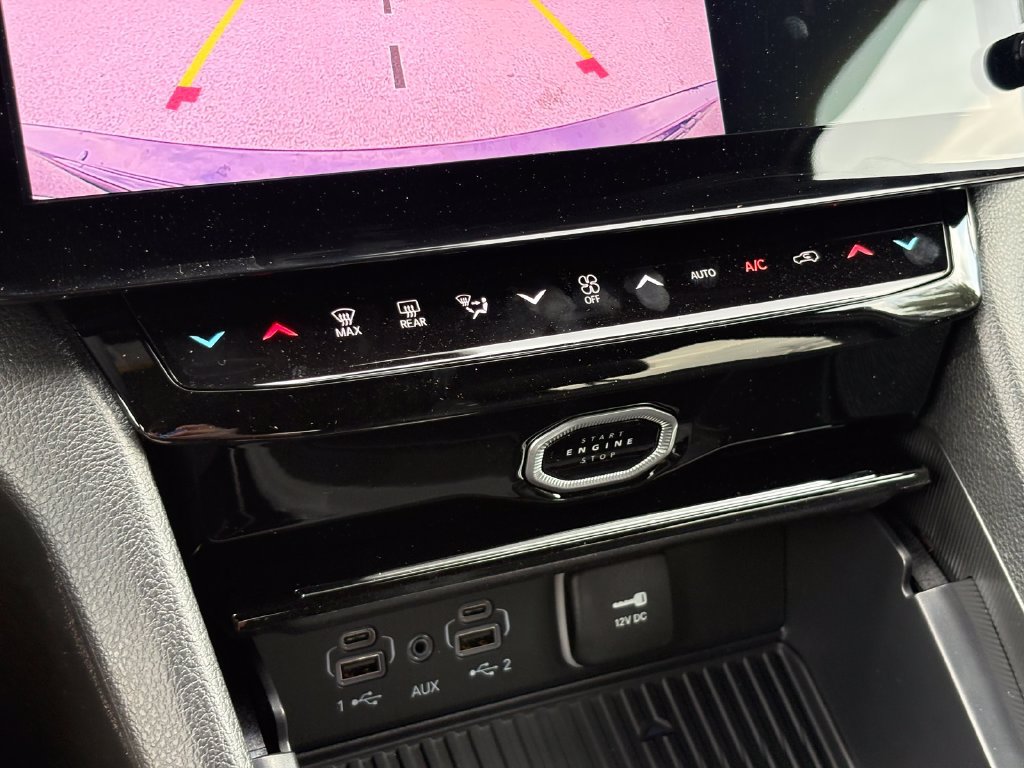 New 2026 Jeep Grand Cherokee Altitude RWD image 32