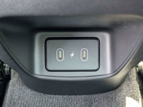 Used 2025 Hyundai Elantra SEL FWD image 34