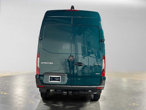 Used 2026 Mercedes-Benz Sprinter 2500 image 4