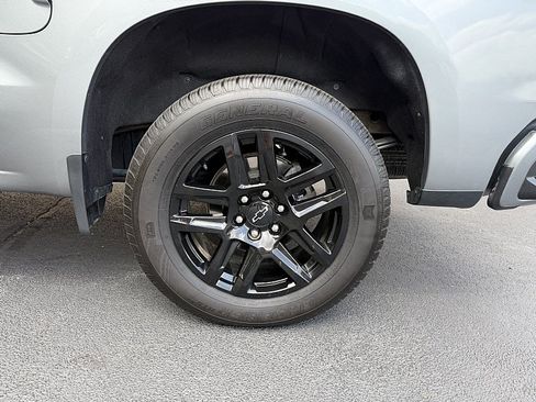 Used 2023 Chevrolet Silverado 1500 Custom w/ LPO, Dark Essentials Package AWD/4WD image 10
