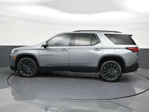Used 2023 Chevrolet Traverse RS FWD image 2