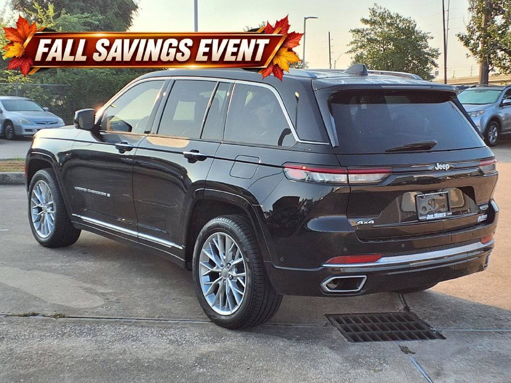Used 2022 Jeep Grand Cherokee Summit AWD/4WD image 2