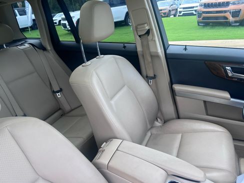 Used 2011 Mercedes-Benz GLK 350 2WD image 19