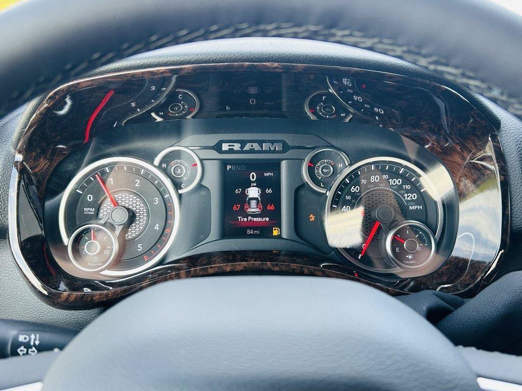 New 2025 RAM 3500 Big Horn AWD/4WD image 18