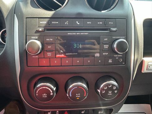 Used 2017 Jeep Compass High Altitude AWD/4WD image 23