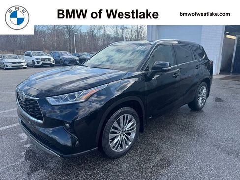 Used 2024 Toyota Highlander Platinum image 1