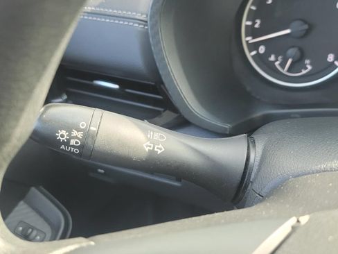 Used 2024 Nissan Sentra SV FWD image 22