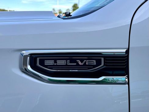New 2026 GMC Sierra 1500 SLT w/ SLT Premium Plus Package AWD/4WD image 8