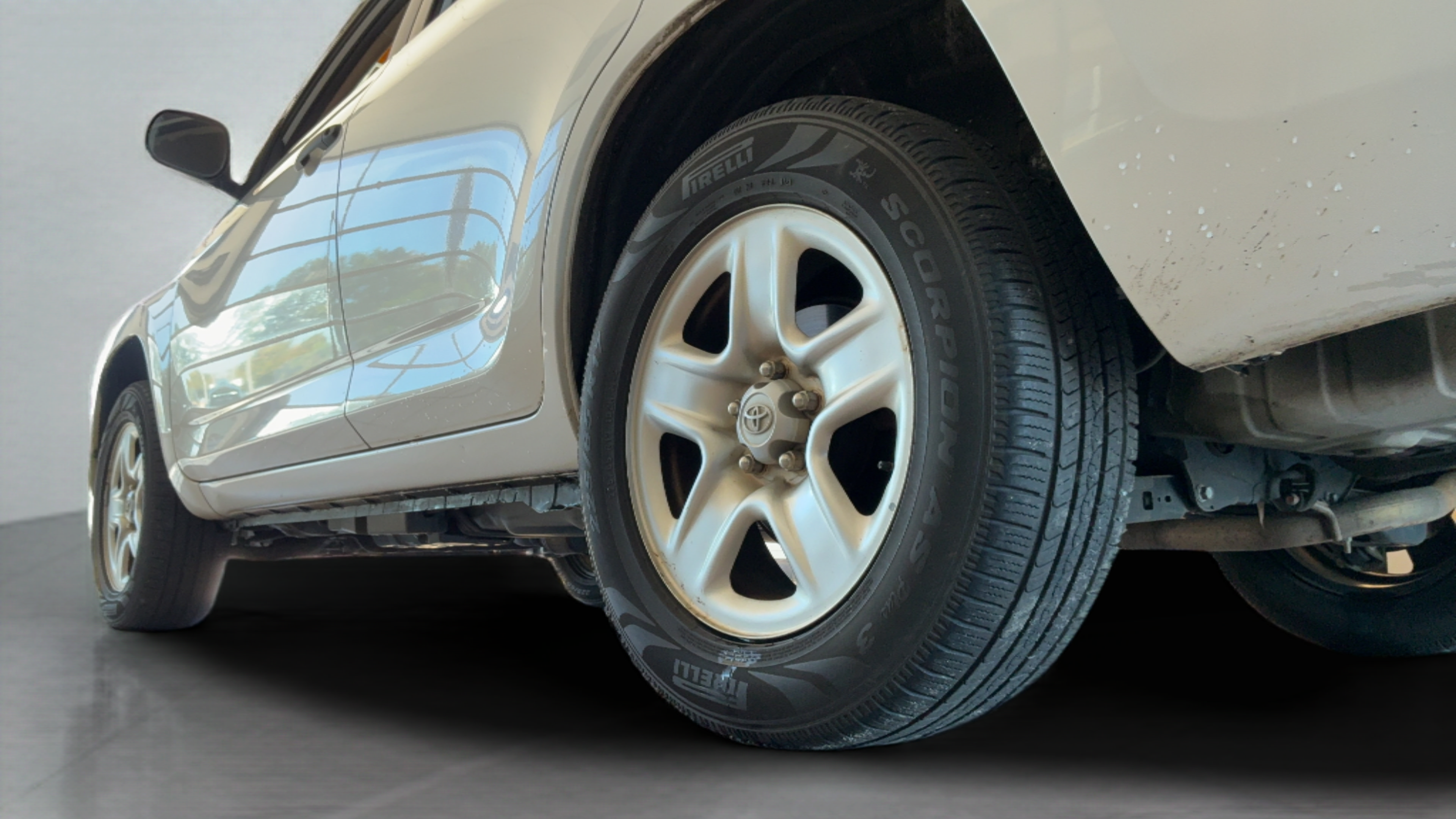 Used 2011 Toyota RAV4 4WD w/ Base L4 Extra Value Pkg image 37