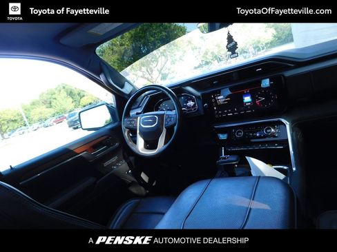 Used 2023 GMC Sierra 1500 Denali AWD/4WD image 2
