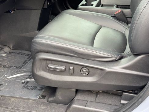 Used 2023 Honda Odyssey Touring image 25