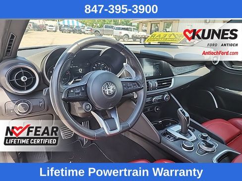 Used 2023 Alfa Romeo Giulia Sprint RWD image 12