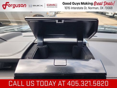 New 2026 GMC Yukon XL AT4 w/ AT4 Premium Plus Package AWD/4WD image 31