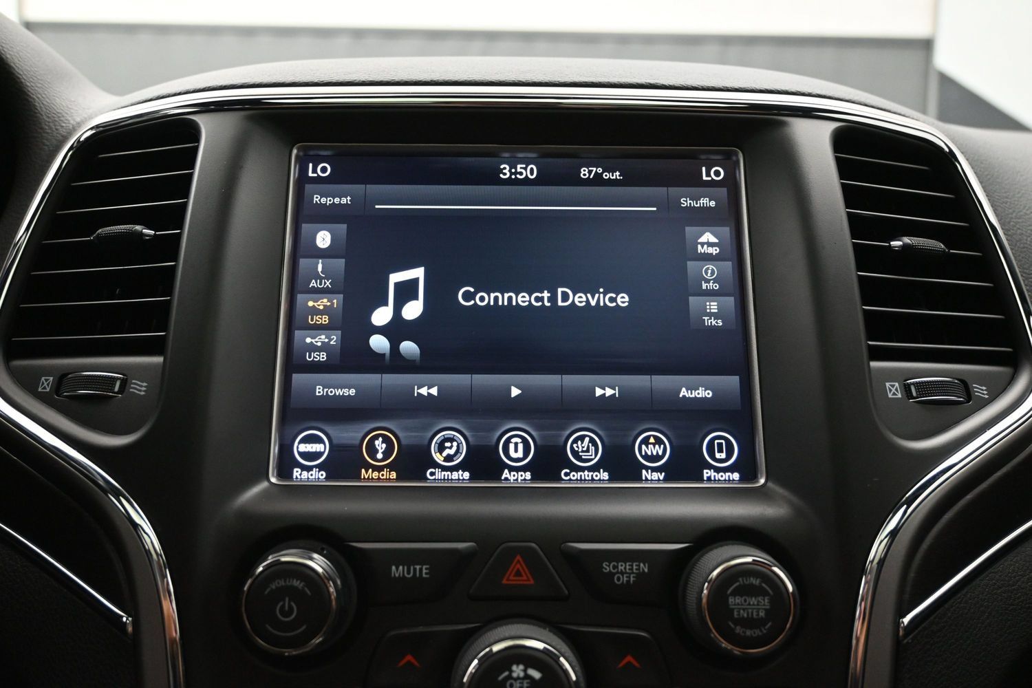 Used 2018 Jeep Grand Cherokee Limited w/ Luxury Group II RWD image 35