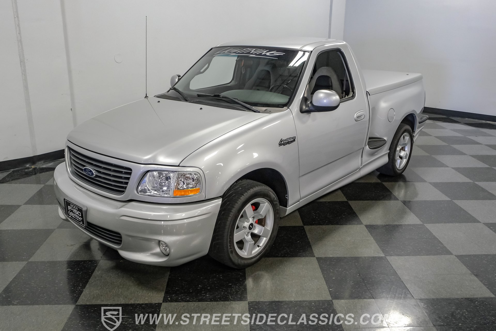 Used 2001 Ford F150 Lightning RWD image 35