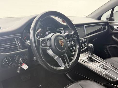 Used 2019 Porsche Macan AWD/4WD image 24