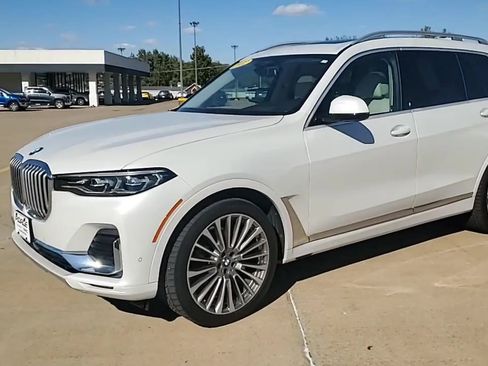 Used 2022 BMW X7 xDrive40i w/ Premium Package image 4